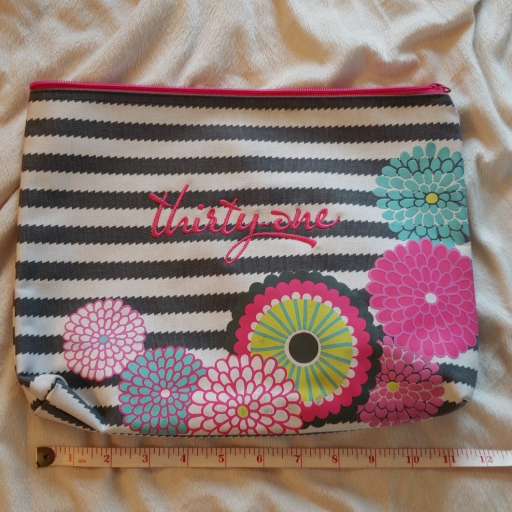 Thirty-one pocket